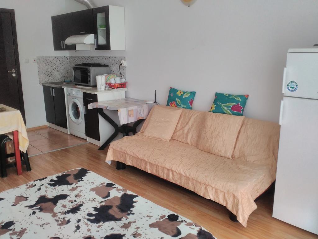 Sea Apartment Burgas Stad Buitenkant foto