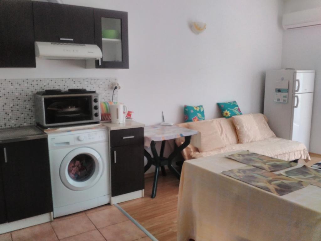 Sea Apartment Burgas Stad Buitenkant foto