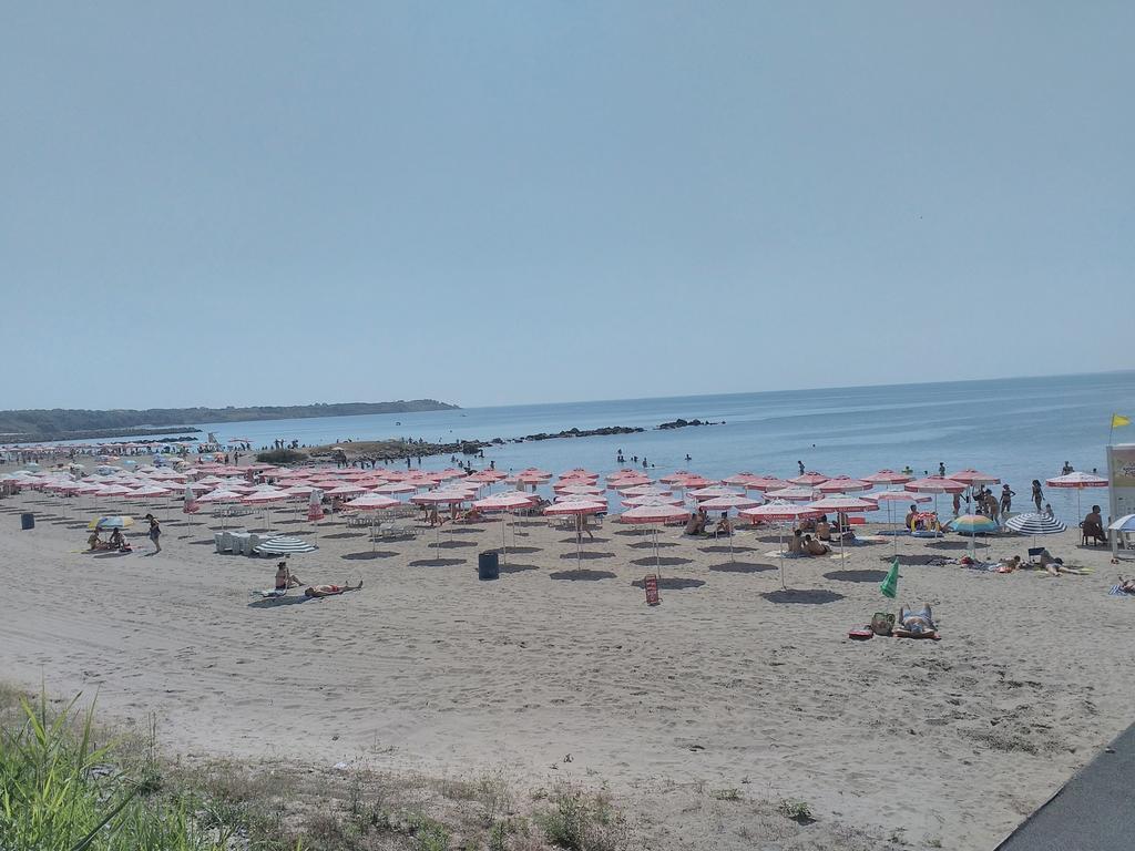 Sea Apartment Burgas Stad Buitenkant foto
